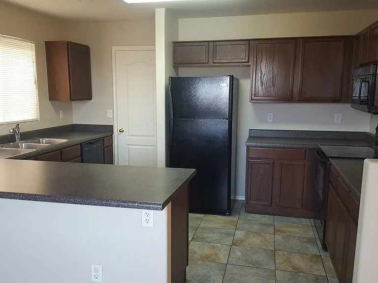 12926 W Fleetwood Ln — Photo 5