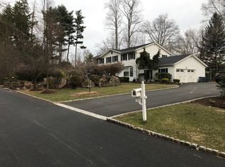 23 Stonehedge Dr, West Nyack, NY 10994
