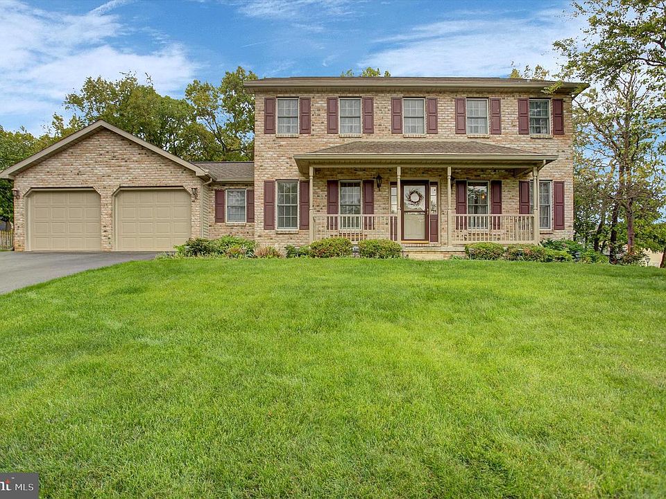 1st image of 427 Bradley Ln