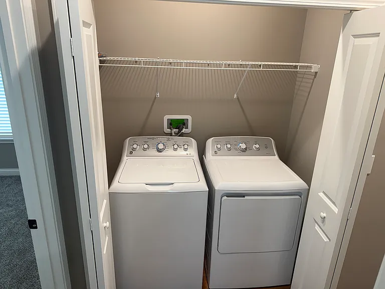 826 Rosemary Ln — Photo 6
