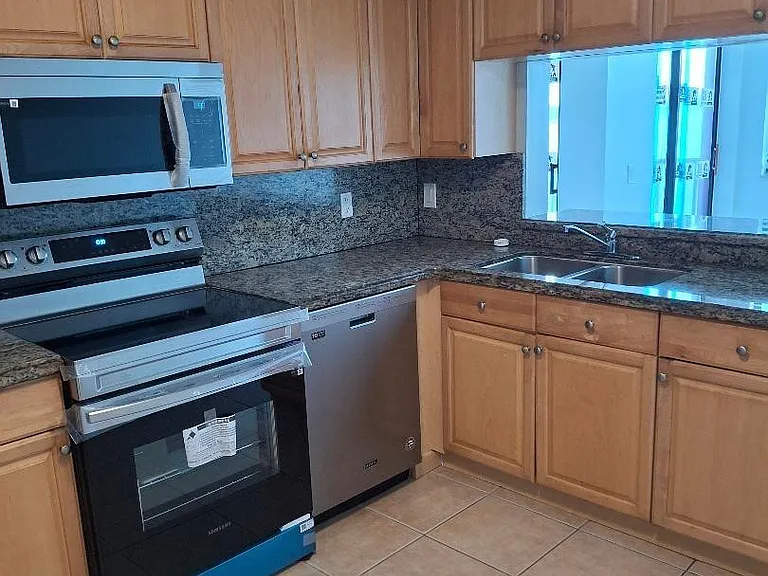 105 Lake Emerald Dr #406 — Photo 7