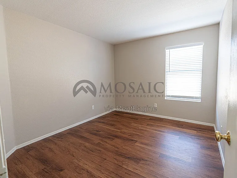1158 E Silversmith Trl — Photo 9