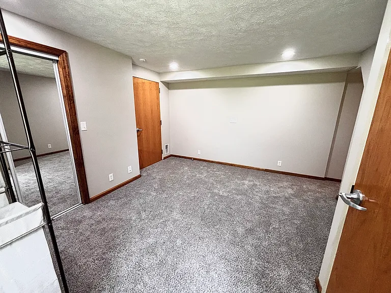 553 Foundry St — Photo 14