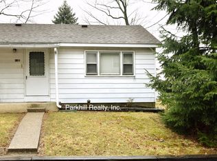 80 8th St #B, Wind Gap, PA 18091