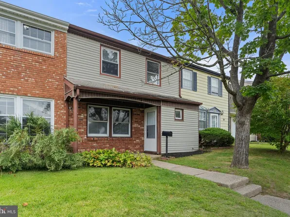 23 Farragut Ct, Willingboro, NJ 08046