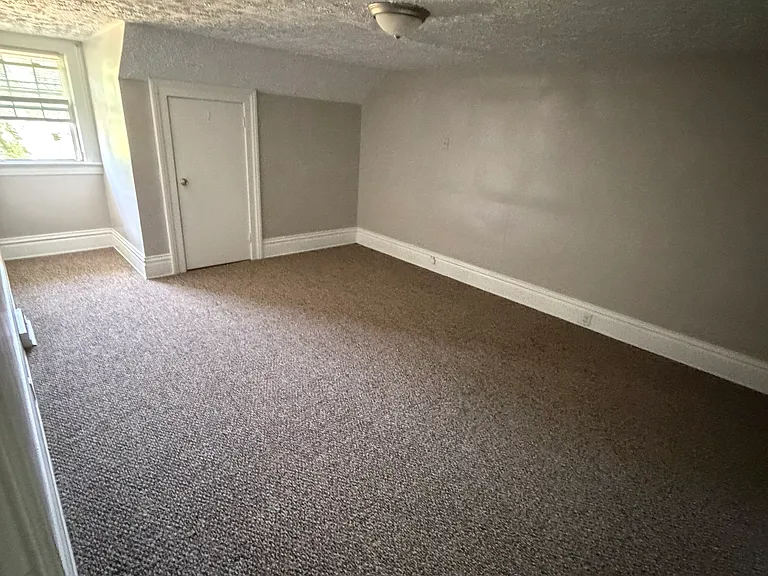 207 Glamorgan St NE — Photo 12
