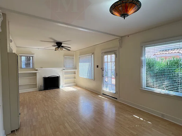 210 W Micheltorena St #C — Photo 10