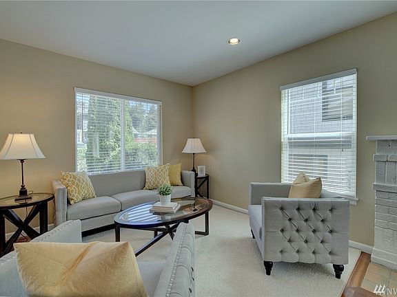 Great location to visit with guests with fireplace and woodstove to heat up the whole house in the winter