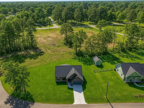 190 Faulkner Ave, Coldspring, TX 77331