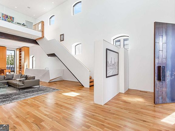 5th image of 23 Perry St