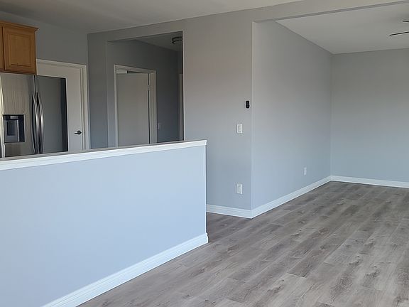 3rd image of 28 N 2nd Ave N