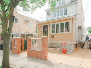 13914 Whitelaw St, Ozone Park, NY 11417