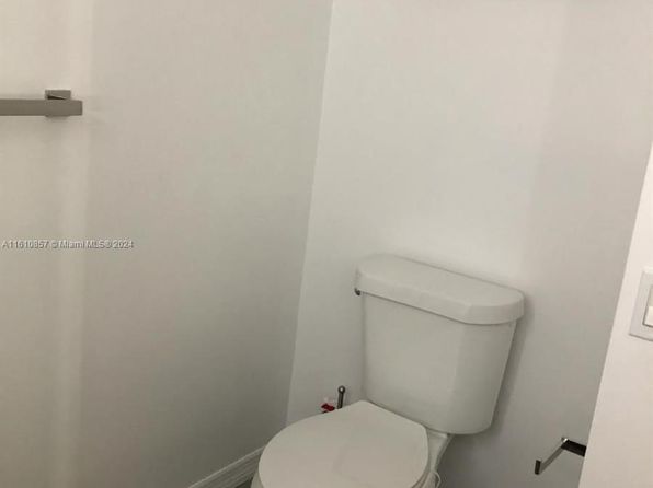 2401 Collins Ave APT 1210