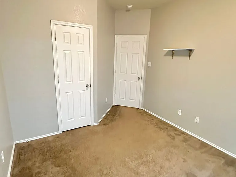 5829 Huntington Dr — Photo 10