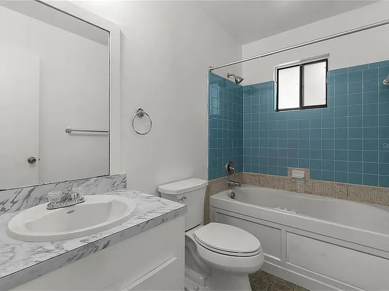 4344 NW 30th Ter — Photo 16