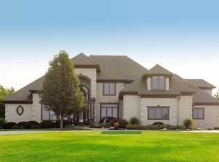 10217 S Stonehaus Dr, Lees Summit, MO 64086