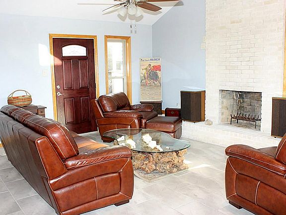 4th image of 7705 Beluche Dr