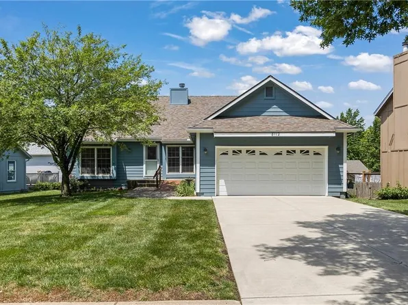 8112 Lichtenauer Dr, Lenexa, KS 66219