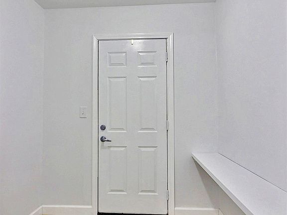 3rd image of 2786 Vanderburg St
