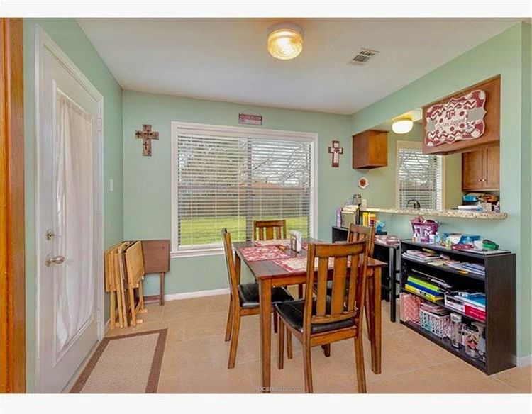 2nd image of 1303 Pino Dr