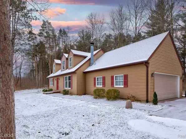 119 Wire Line Rd, Caro, MI 48723