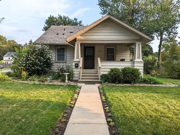 1328 Vassar Dr, Kalamazoo, MI 49001