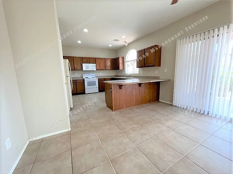 2417 S 90th Gln — Photo 11