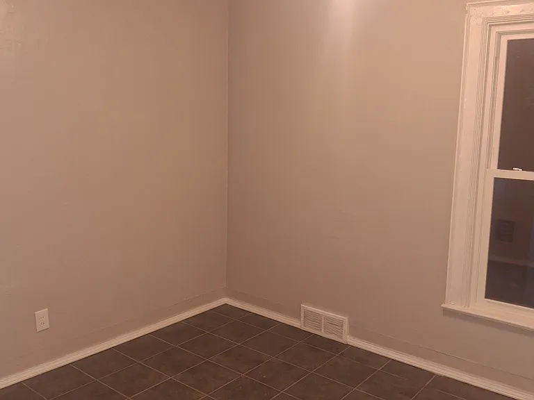 95 Sheffield Ave — Photo 8