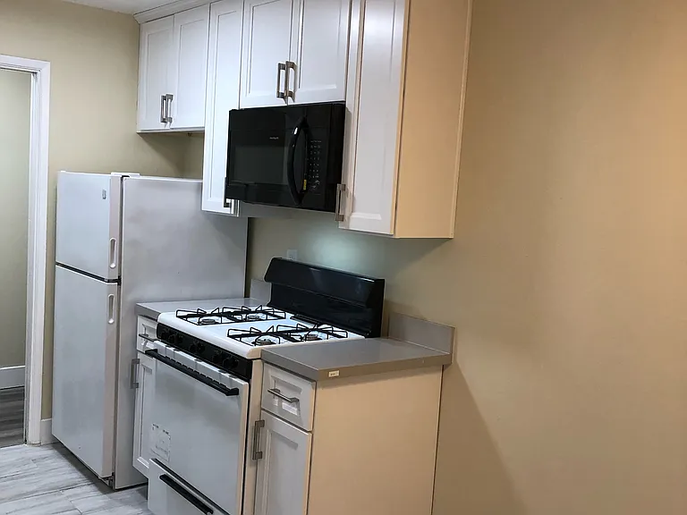 2230 Dwight Way — Photo 32