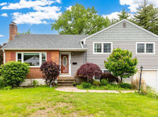 105 Hilldale Rd, West Hartford, CT 06117