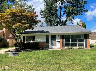 1215 Sycamore Dr, Rochester, MI 48307