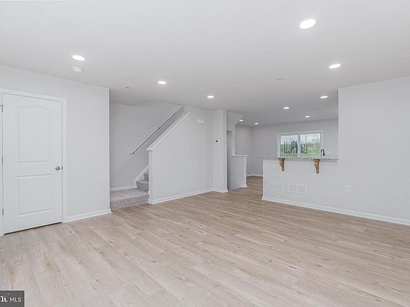 3rd image of 168 Highpoint Park Dr