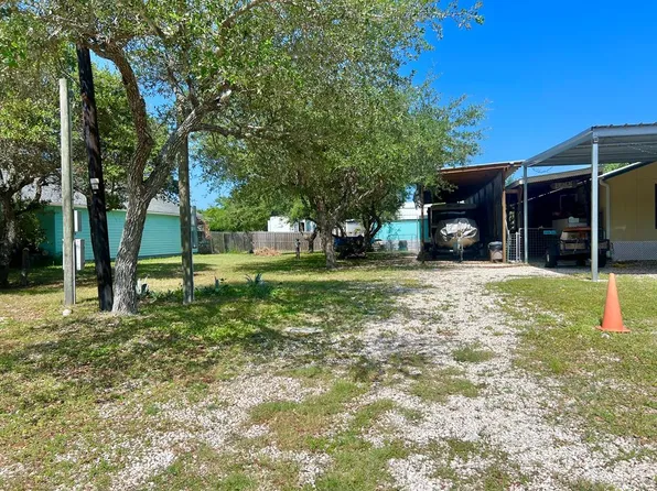 720 N Kossuth St, Rockport, TX 78382
