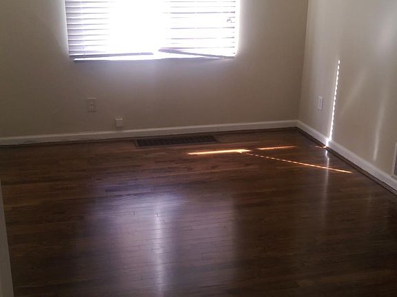 3rd image of 316 W Xenia Dr