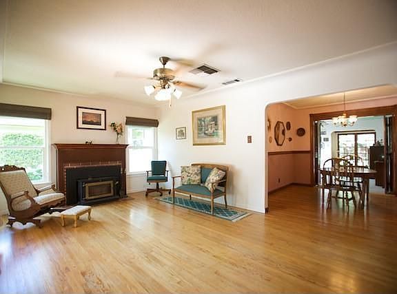4th image of 2917 N Arthur Ave