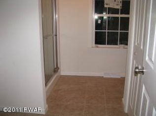 183 Eagle Rock Rd, Lackawaxen, PA 18435