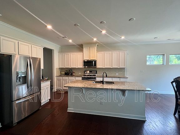 4th image of 8411 Flint Hill Dr