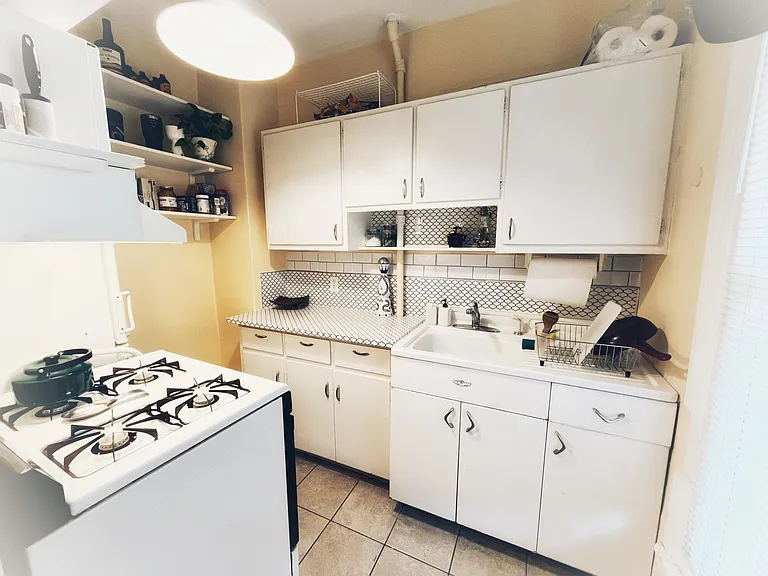 238 Lafayette Ave NE #3 — Photo 6