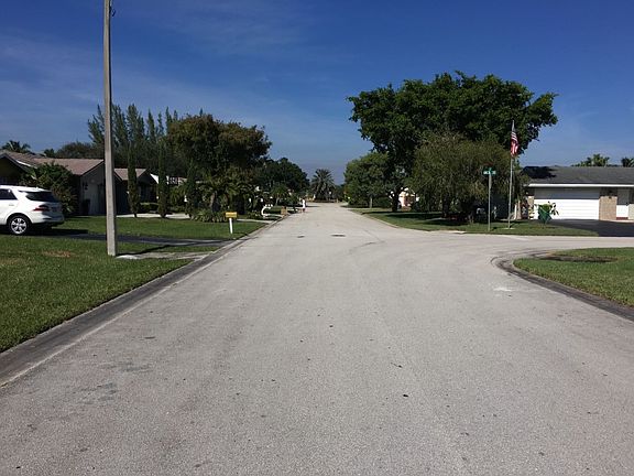 4th image of 8201 NW 103rd Ave