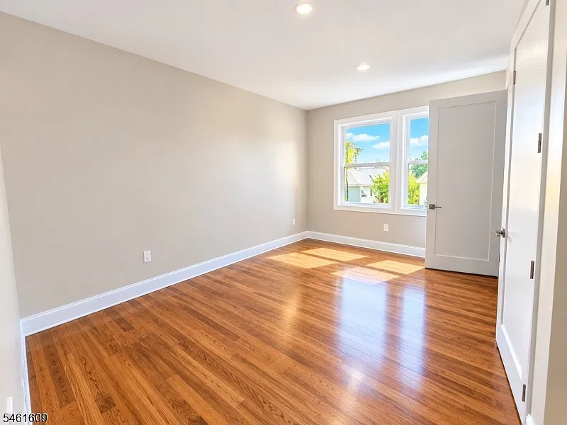2 bed, 1.0 bath, $2,800 — Photo 3