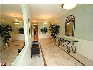 5th image of 511 San Vicente Blvd Unit 101