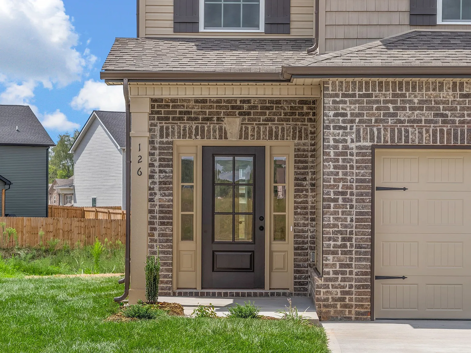 4 bed, 2.5 bath, 2275 sqft, $2,500 — Photo 3