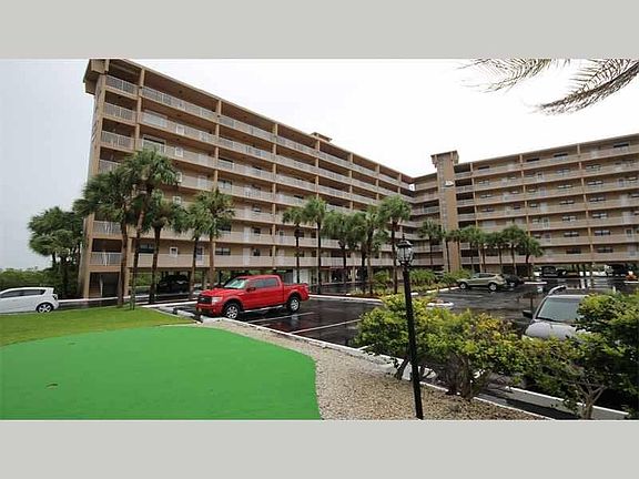 3rd image of 19451 Gulf Blvd APT 314