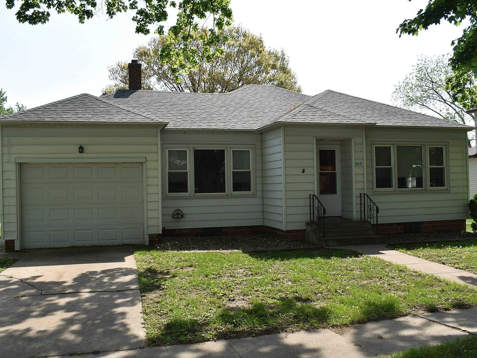 305 S School St, Saint Ansgar, IA 50472 Zillow