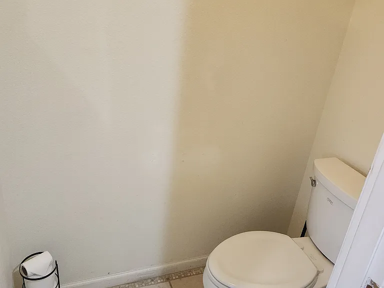 2421 Ruhland Ave — Photo 30