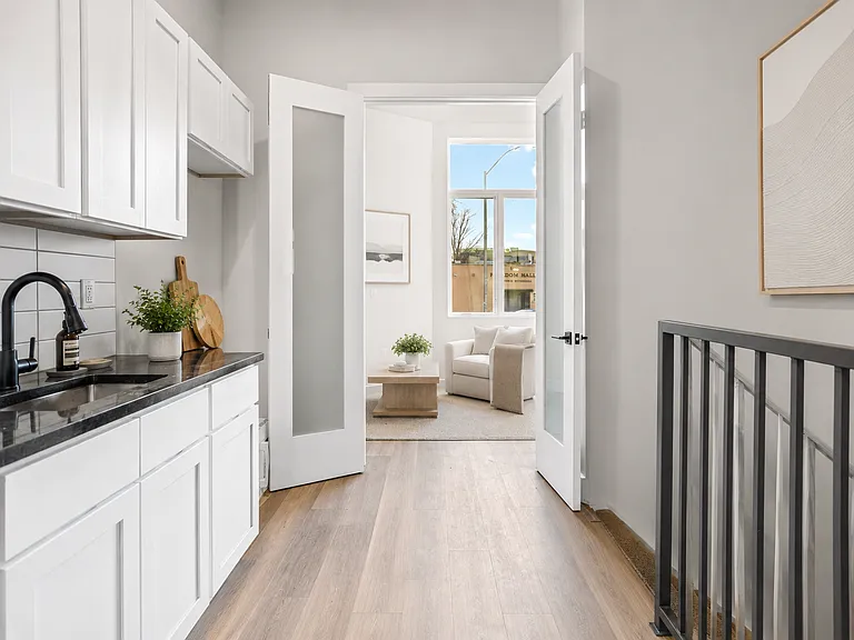 61 Delmonico Pl #1R — Photo 1