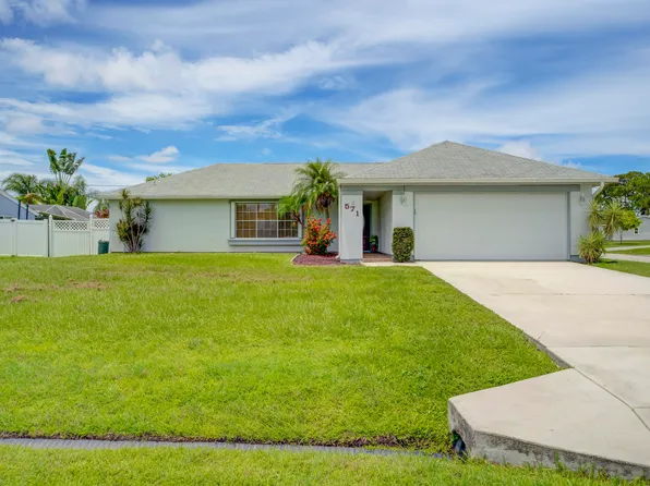 571 SE Seahouse Drive, Port St Lucie, FL 34983