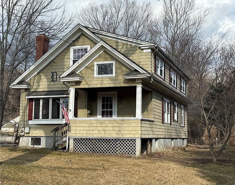2nd image of 495 Great Rd