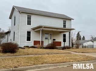2349 N 8th St, Clinton, IA 52732