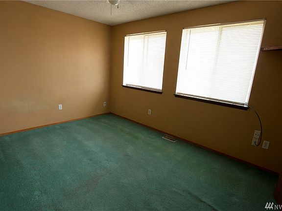 3rd image of 3402 55th Ave NE